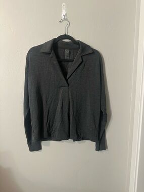 Lou & Grey Charcoal Gray Collared Long-Sleeve Top